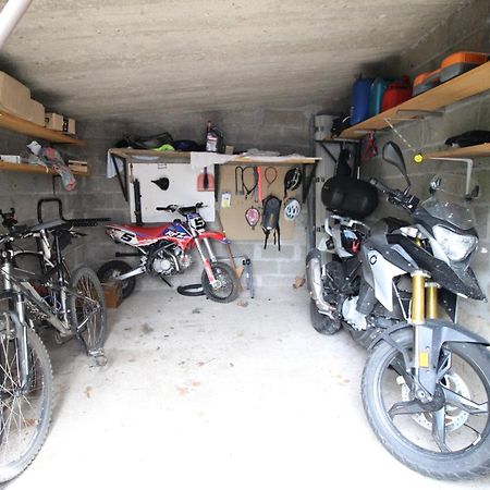 3 Chambres - Tres Grand Jardin Privee - Terrasse Privee - Garage Velo Et Moto - Parking Voiture Privee Dans La Propriete - Gere Par Presta-Zen'Services Thierville-sur-Meuse Kültér fotó