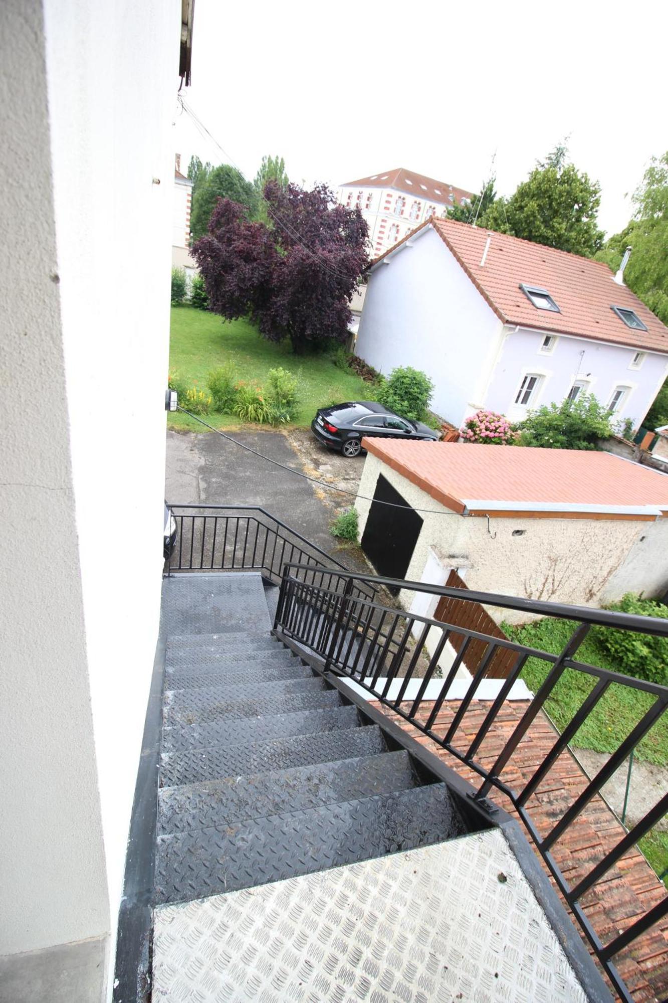 3 Chambres - Tres Grand Jardin Privee - Terrasse Privee - Garage Velo Et Moto - Parking Voiture Privee Dans La Propriete - Gere Par Presta-Zen'Services Thierville-sur-Meuse Kültér fotó